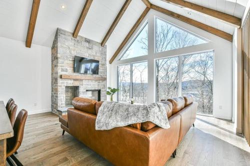 Saint-Faustin-Lac-Carre Ski Chalet | The Glam Shack - Golf, Ski, Spa