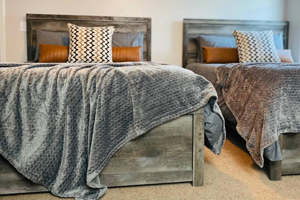 Bunnlevel House | The Herringbone Blue; Sleeps 20+ near Fort Bragg
