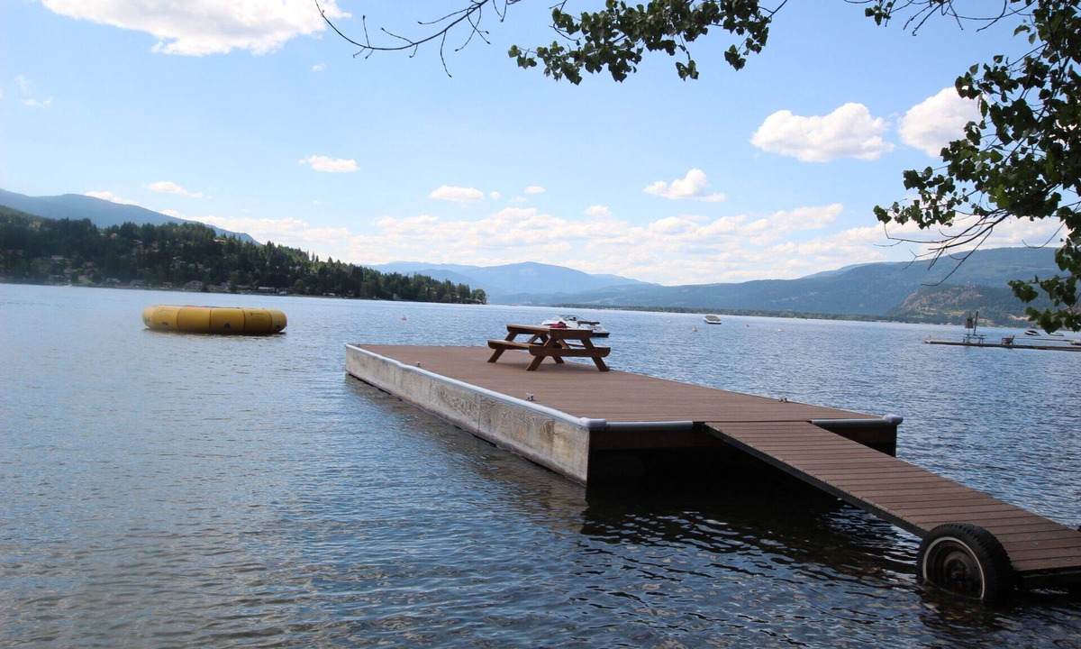 Blind Bay Cabin | The Hideaway Is A Cozy Cabin At Blind Bay Hideaway On Beautiful Sunny Shuswap