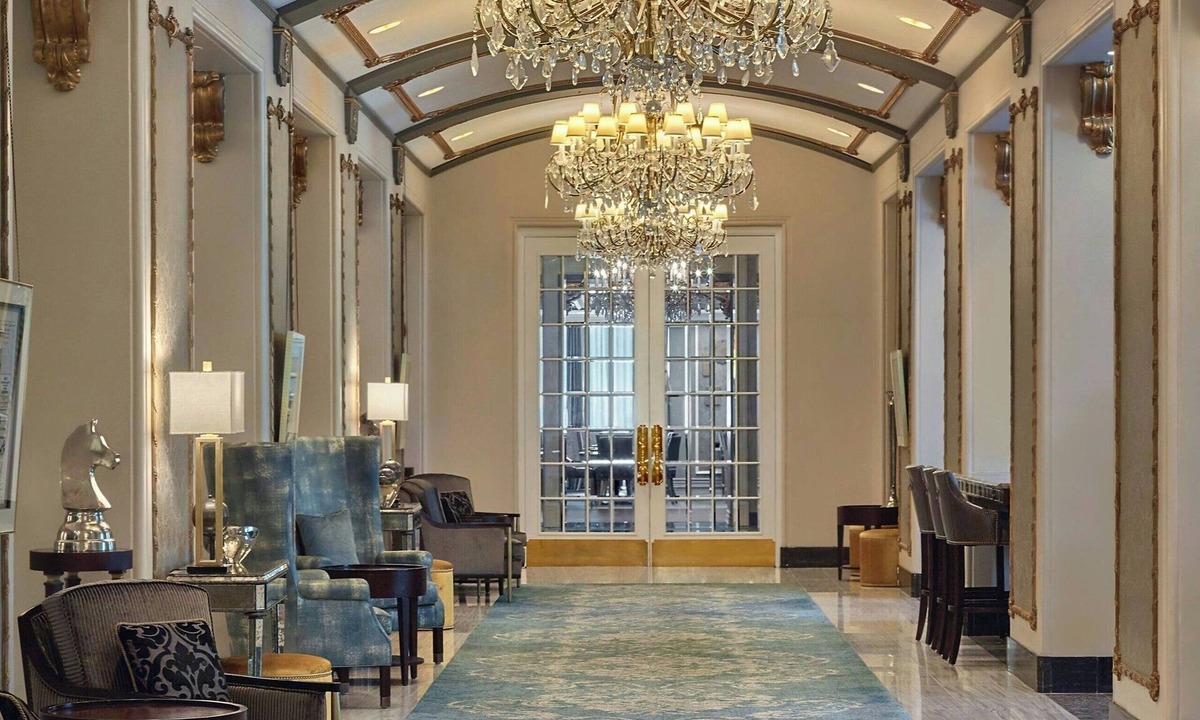 Regina Hotel | The Hotel Saskatchewan, Autograph Collection