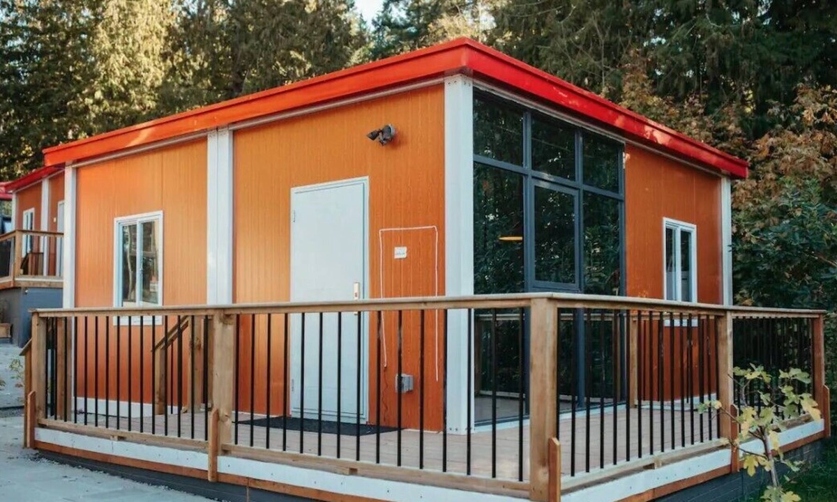 Sliammon Cottage | The Little Beach Side CottageA23