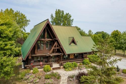 Lakeshore House | The Lodge at Lakeshore