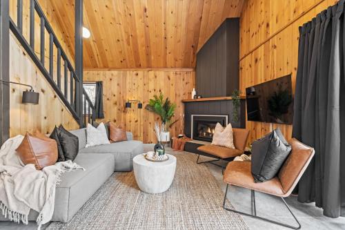 East Kootenay House | The Matterhorn I HotTub I Ping Pong I Chalk Wall