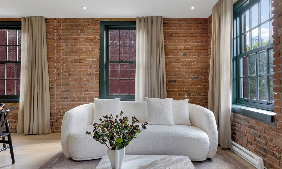 Cite Multimedia Apartment | The Mercer Boutique Hotel