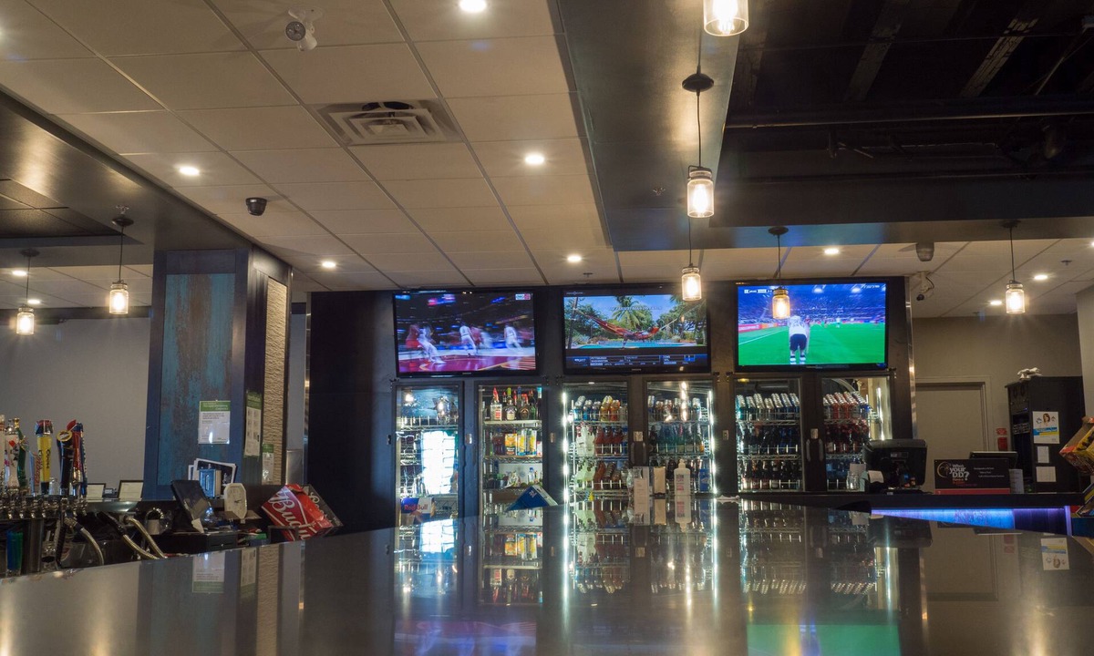 Winnipeg Hotel | The New Cavalier Inn