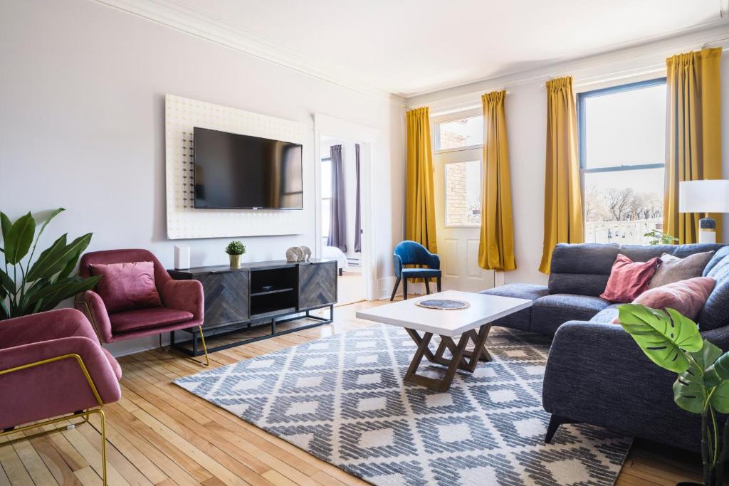 Plateau Mont Royal Apartment | The Parkview By MTLVacationRentals