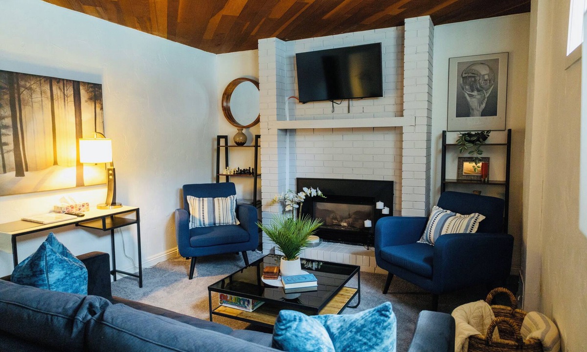 Port Weller West Apartment | The Pinery | Modern Retreat with Pool & Family-Friendly Comfort