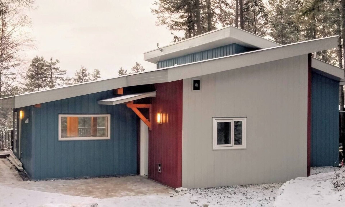 Golden House | The Valley Edge Lodge