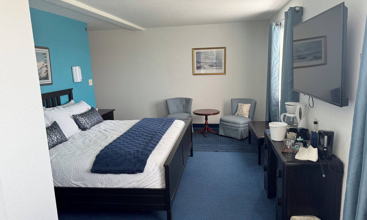 Claresholm Hotel | The Wilshire Inn