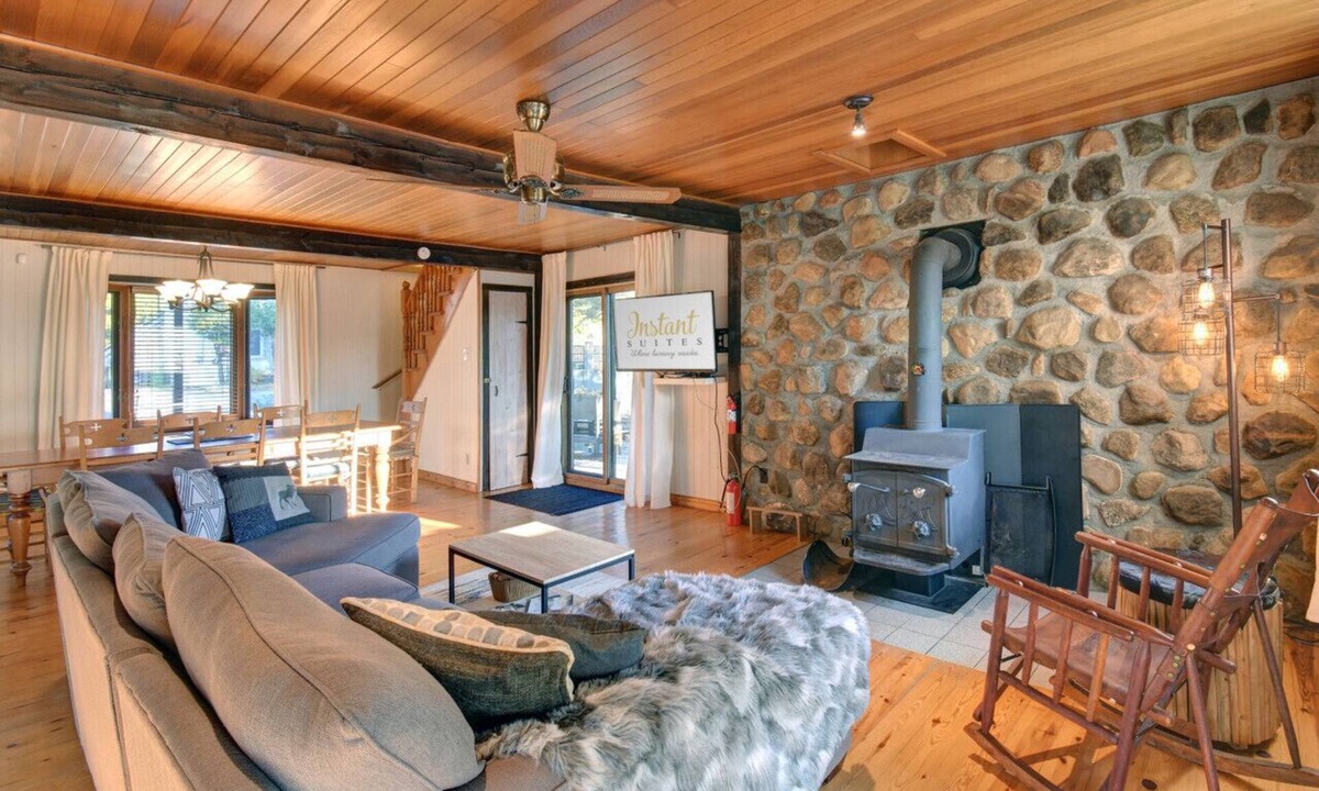 Mont-Tremblant Cabin | The Woodland Cabin by Instant Suites | Old Village