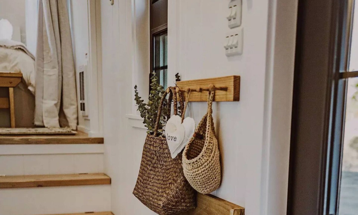 Bednesti House | Tiny House on the farm