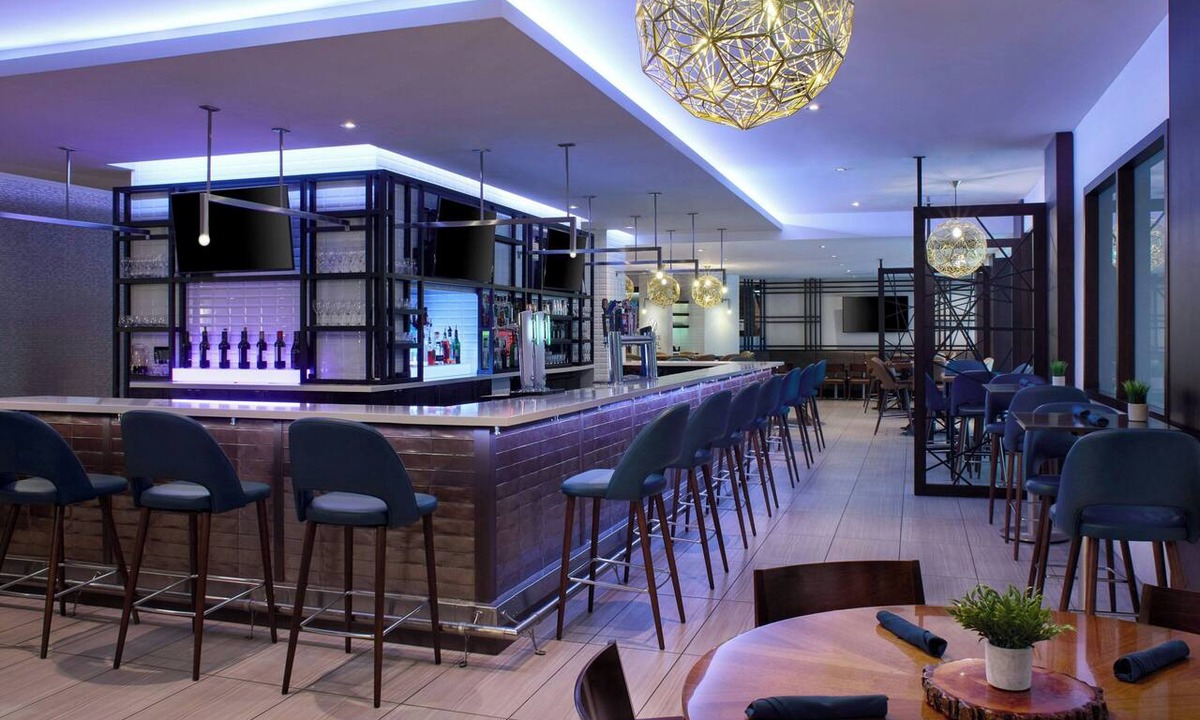 Etobicoke Hotel | Toronto Airport Marriott Hotel