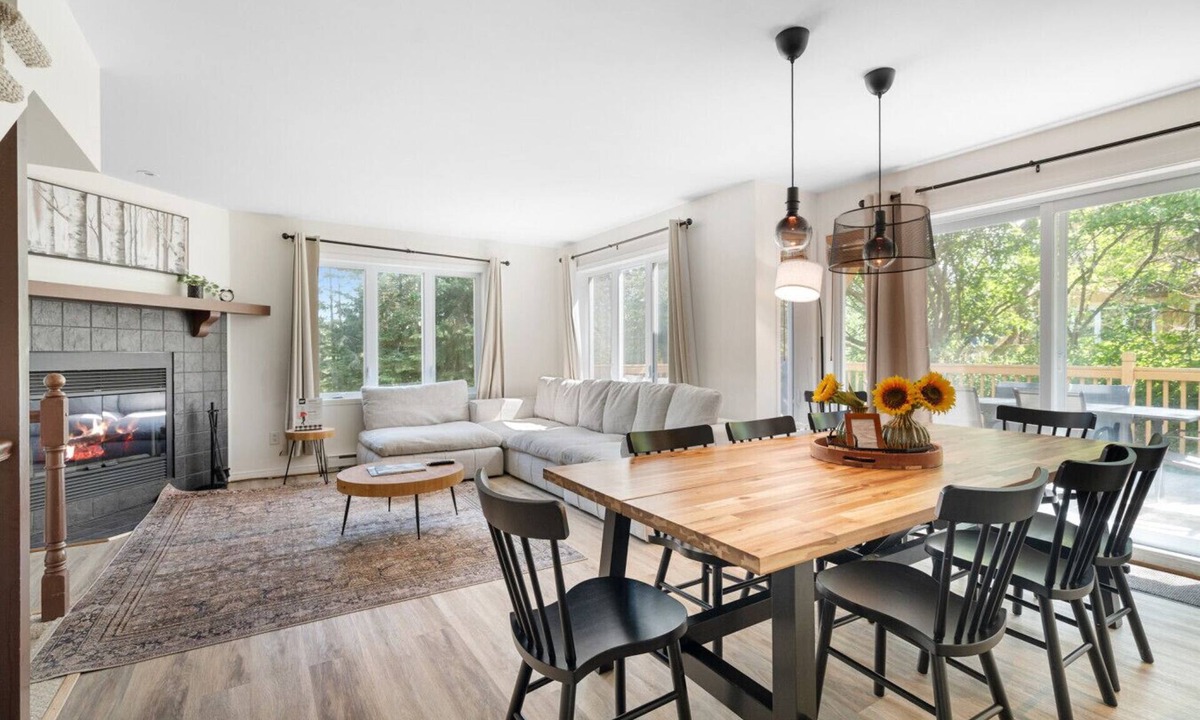 Mont-Tremblant Villa | Townhouse on the Golf w/Pool Access -Aiglon 1666
