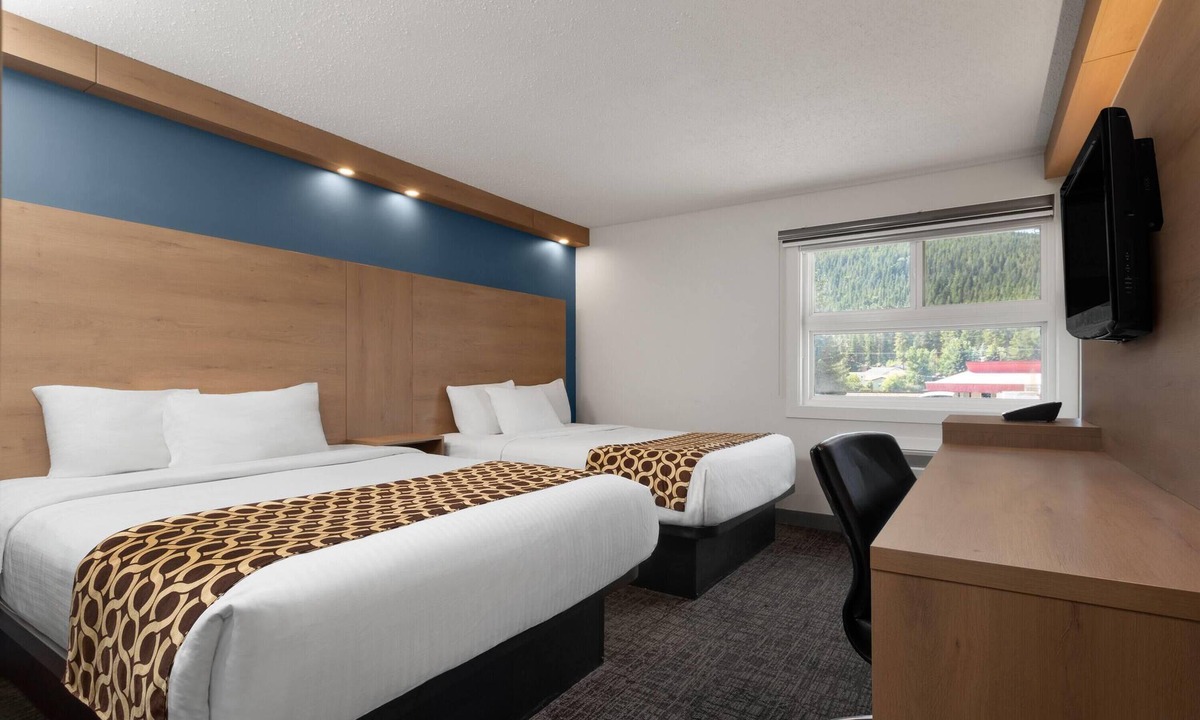 Blairmore Hotel | Travelodge by Wyndham Blairmore
