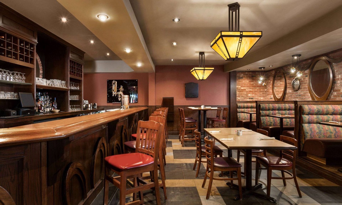 Simcoe Hotel | Travelodge by Wyndham Simcoe