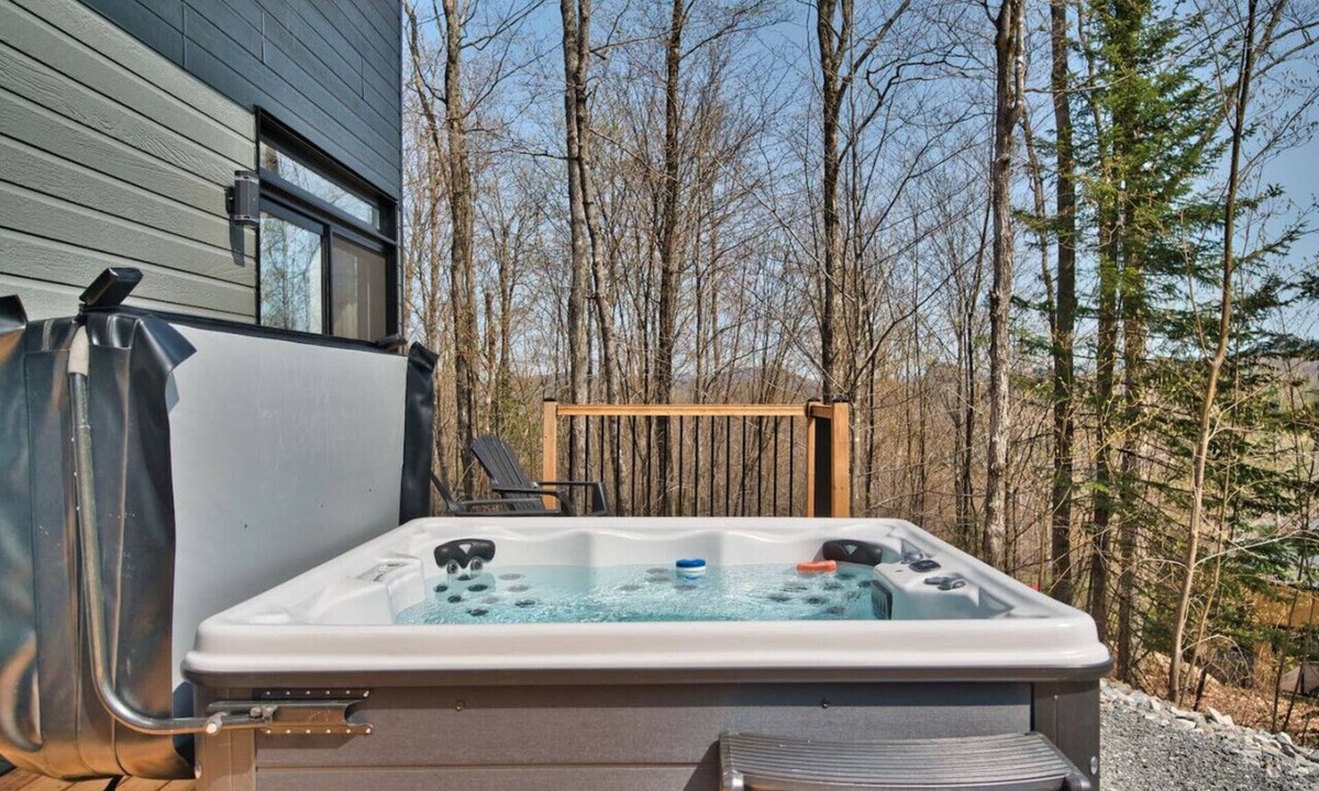 La Conception Ski Chalet | Tremblant Woodland Retreat