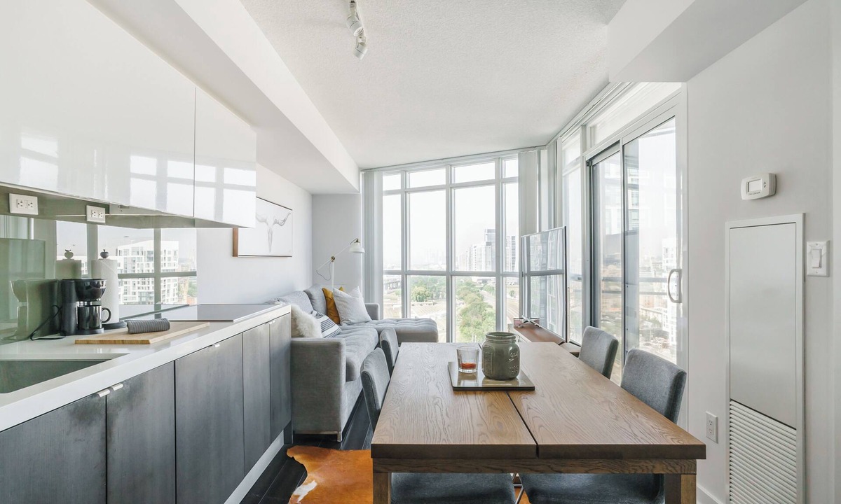 CityPlace Hotel | Trendy hotel with AC in vibrant Toronto