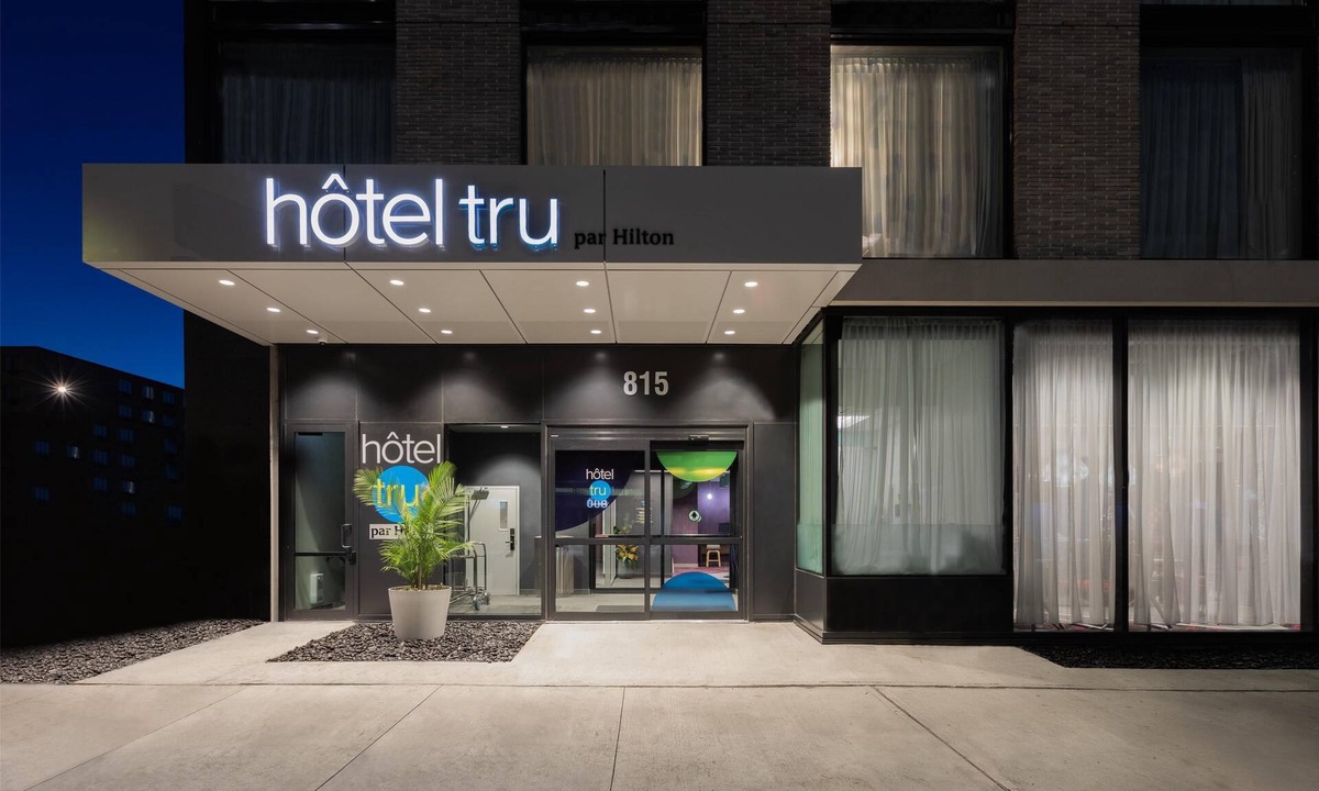 Gay Village Hotel | Tru by Hilton Montreal centre-ville