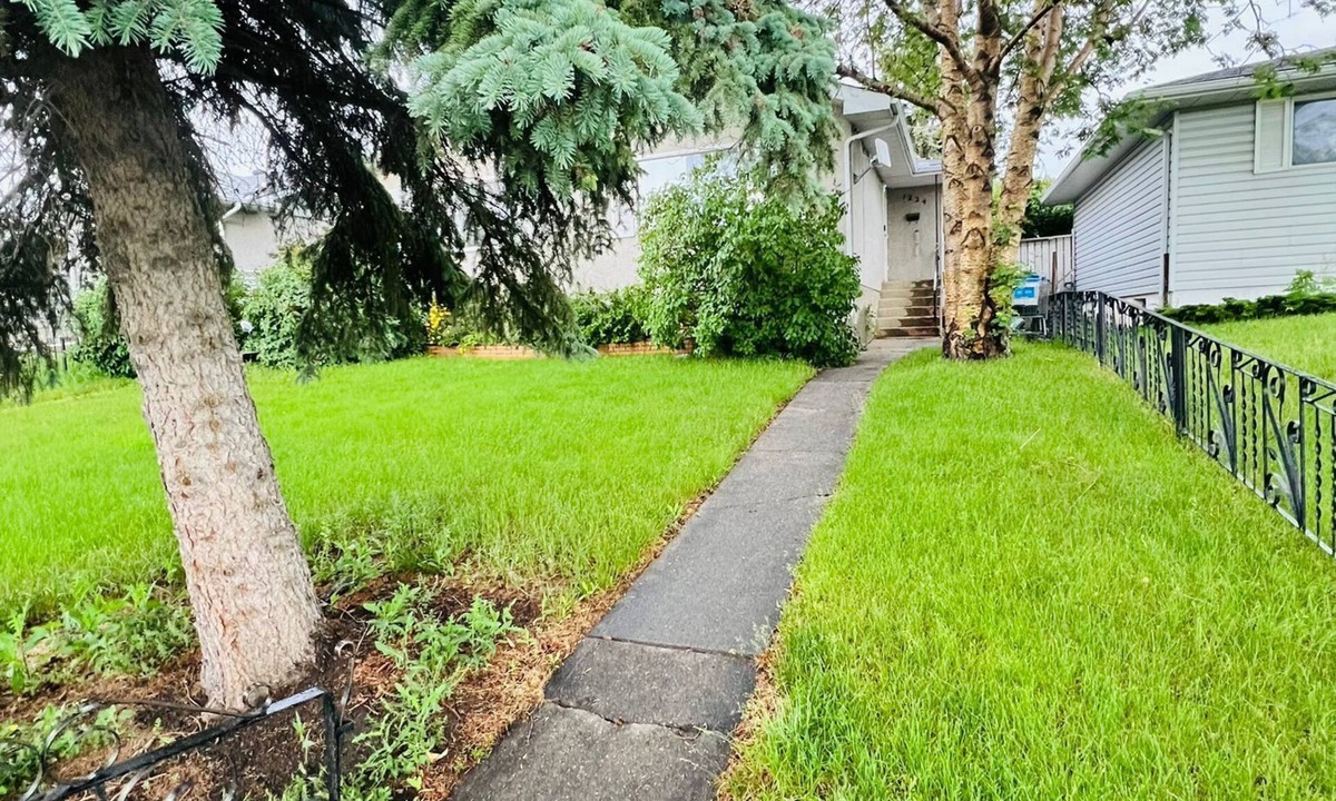 Calgary House | Two Bedroom suite Mayland Heights