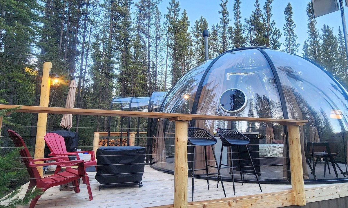 Rock Lake Ski Chalet | Ultra Private, Off-Grid Glamping Escape in the Wild. Secluded with Vista Views