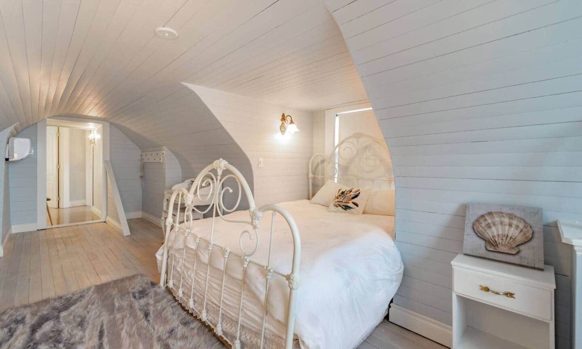 Chemainus Bed & Breakfast | Unique Island Ocean Room