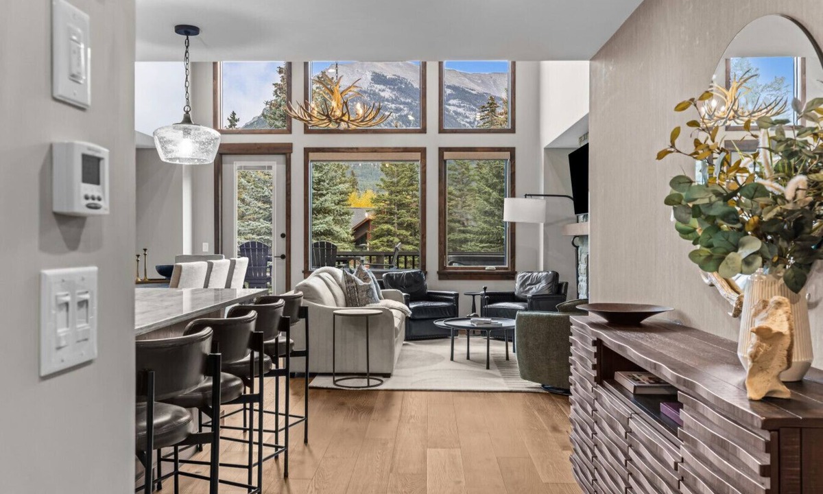 Canmore Villa | Upscale 4BR | Private Hot Tub | Walk to Town