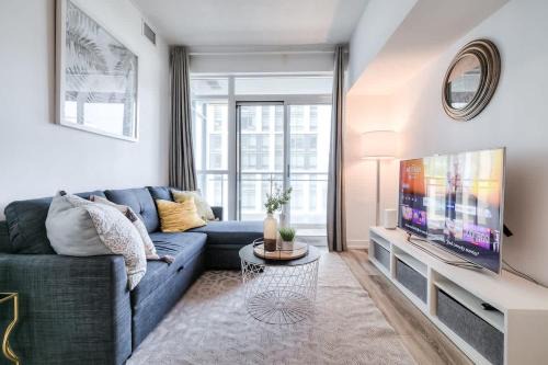 CityPlace House | Urban Down Town 2BR plus Den Condo with Parking