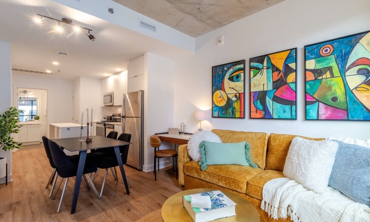Quartier des Spectacles Apartment | Urban Retreat | Free Parking + Gym
