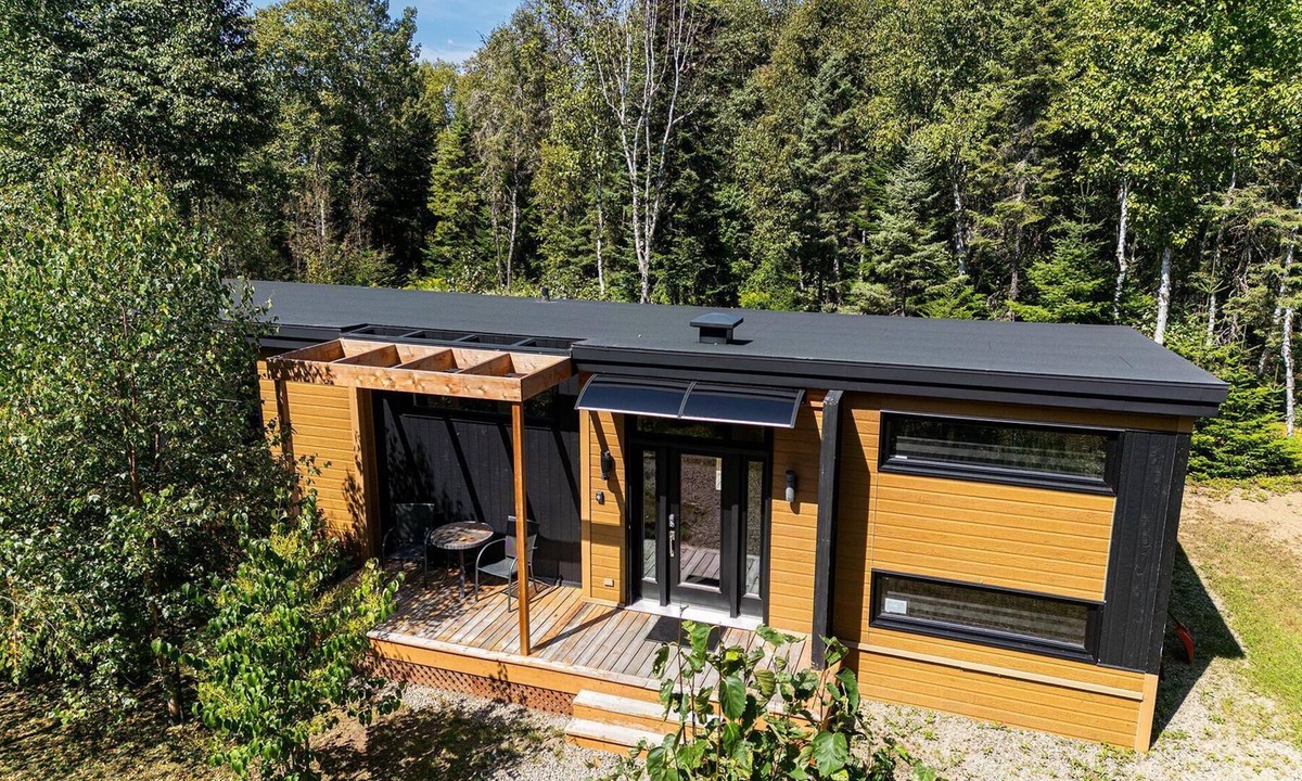 Baie-St-Paul Ski Chalet | Villa 7: Hot Tub, Panoramic Terrace & Forest Magic