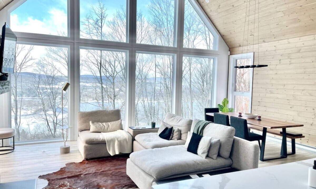 Saint-Damien Ski Chalet | Villabaraka Haven Peace Hot Tub View