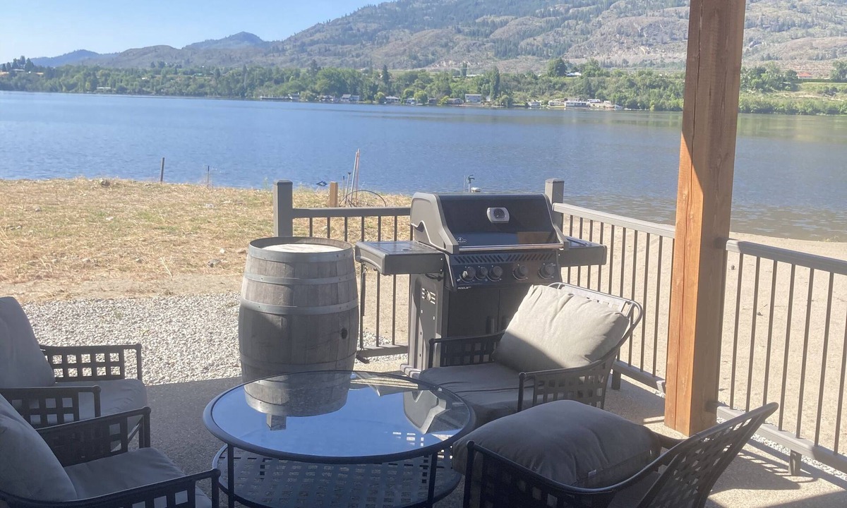 Osoyoos Cottage | Vintners Creek Cottage on Osoyoos Lake