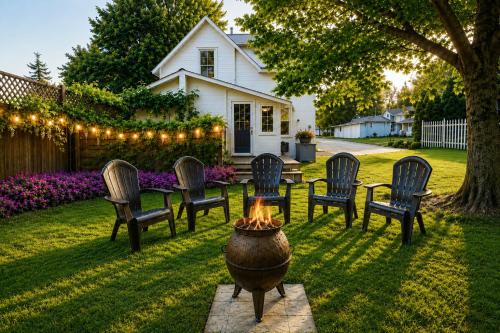 Wellington House | Walk to Beach and Downtown - Wellington PEC Cottage