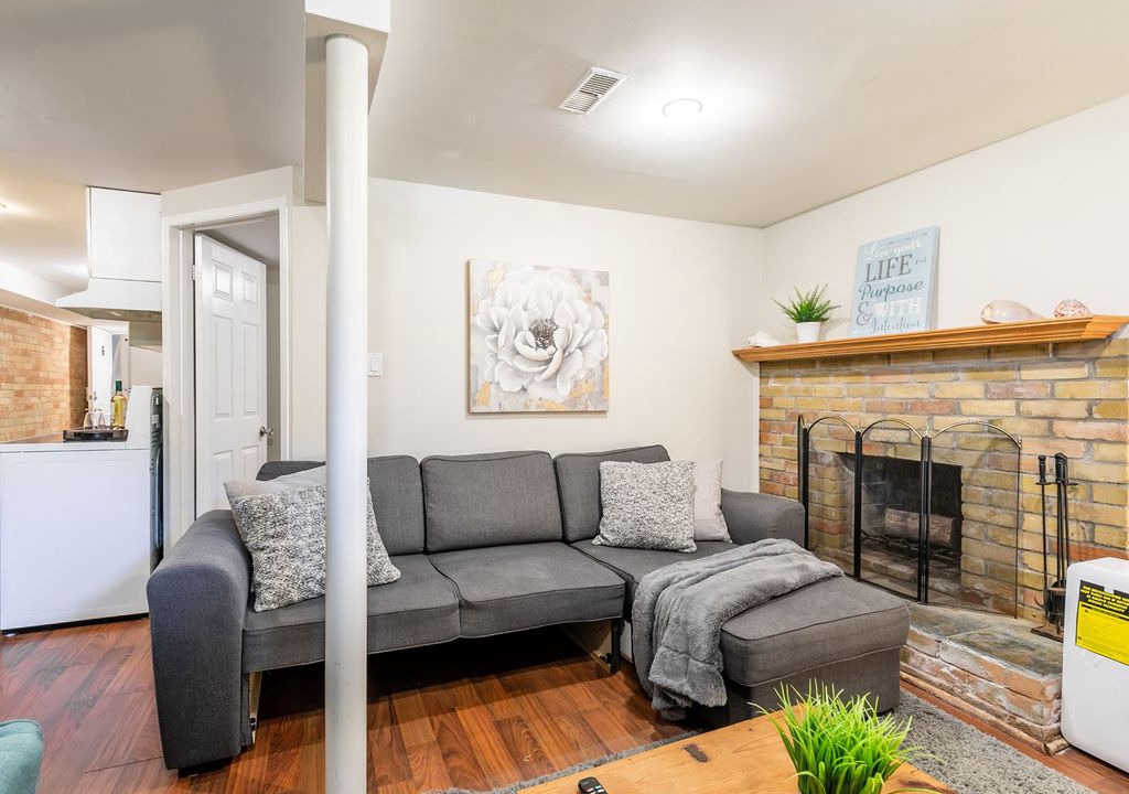 Chaplin Estates Apartment | Warm/Comfy 2BR Home with Parking - Midtown!