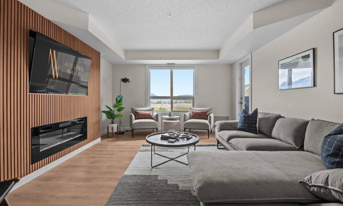 Invermere Apartment | Waterfront Bliss | Lakeview | Pool | Hot Tub | Gym