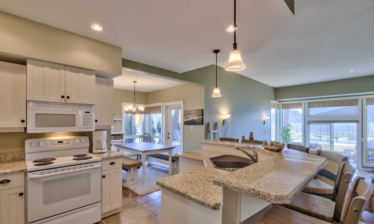 Scotch Creek Condo | Waterfront Condo on Shuswap Lake