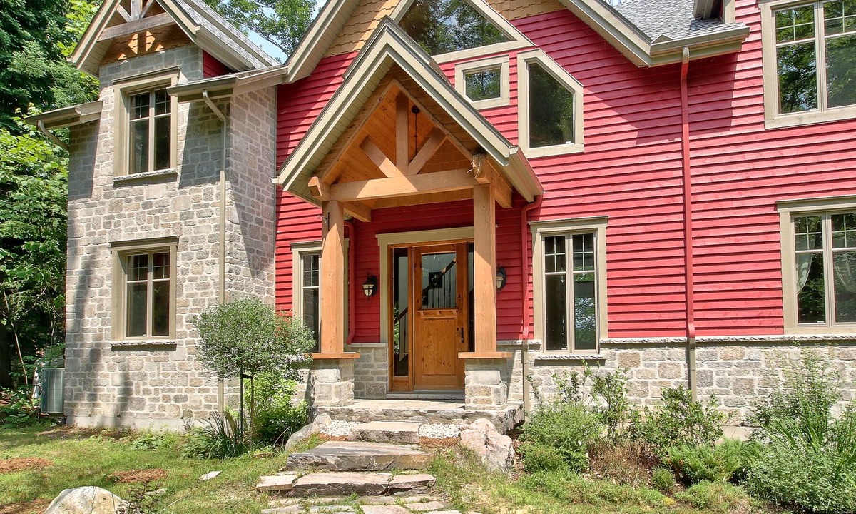 Mont-Tremblant Cottage | Waterfront Luxury Cottage with 5 Bedrooms and Inground Spa