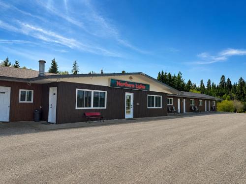 Wawa Hotel | Wawa Northern Lights Motel and Chalets
