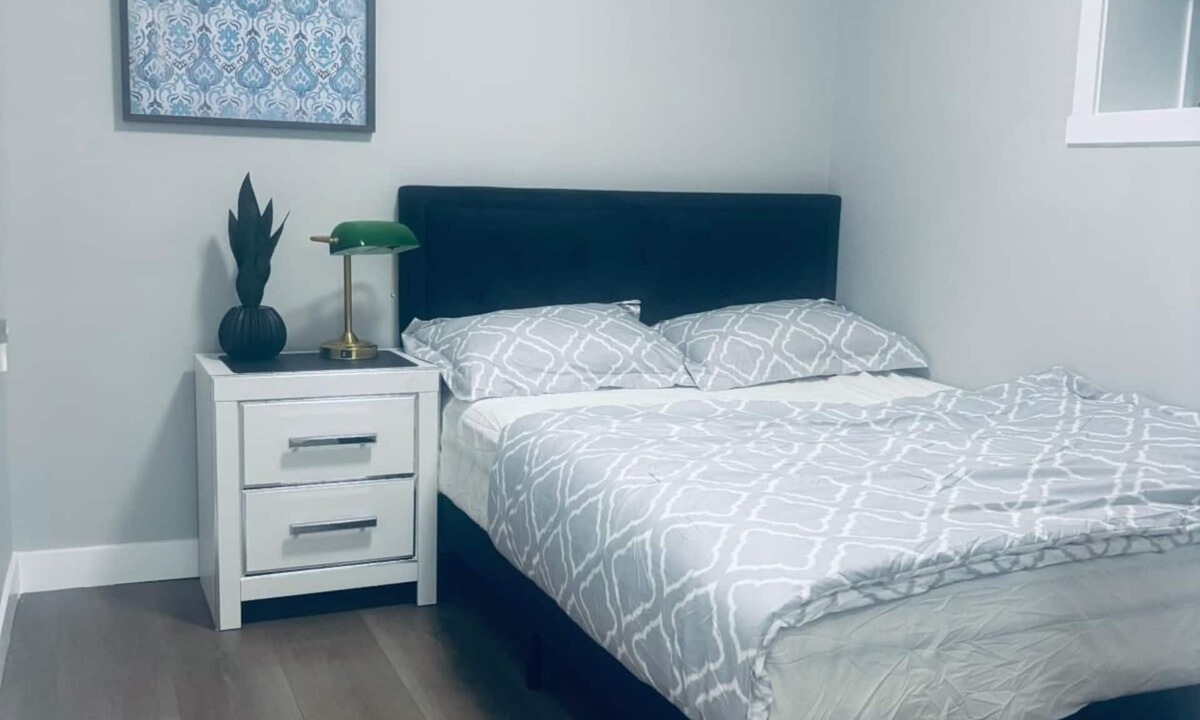 Calgary House | Welcome to Our Cozy Suite.