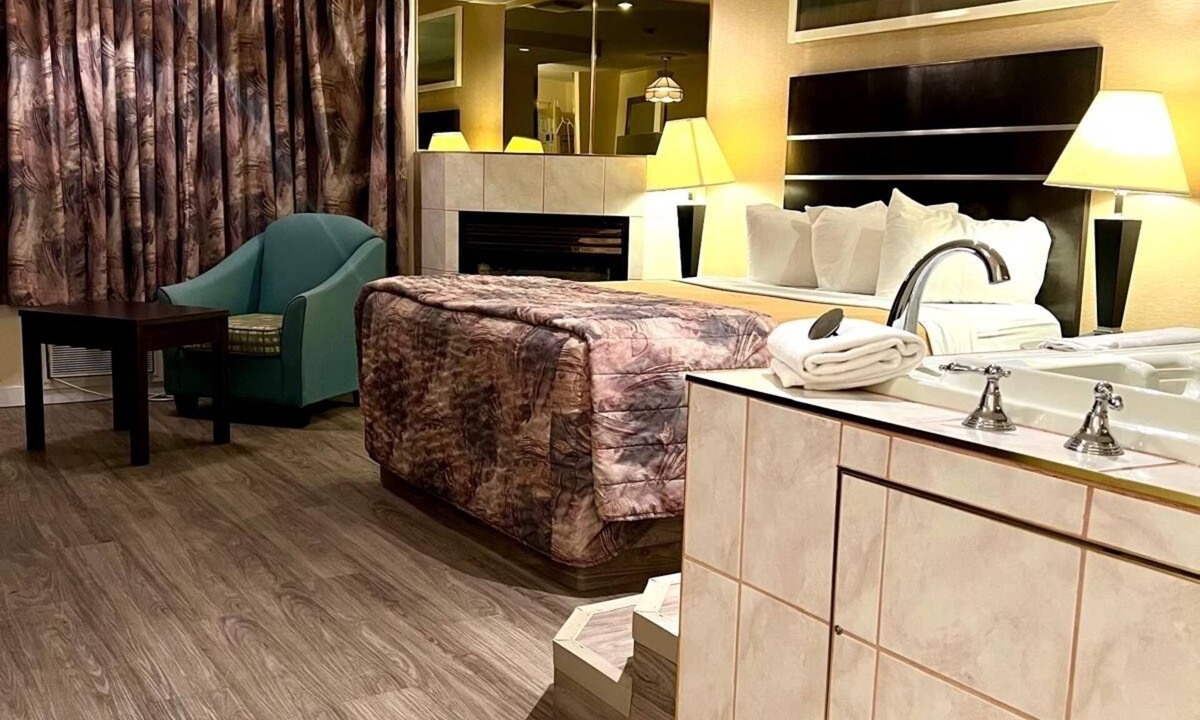 Red Deer Hotel | Western Budget Plus Red Deer East