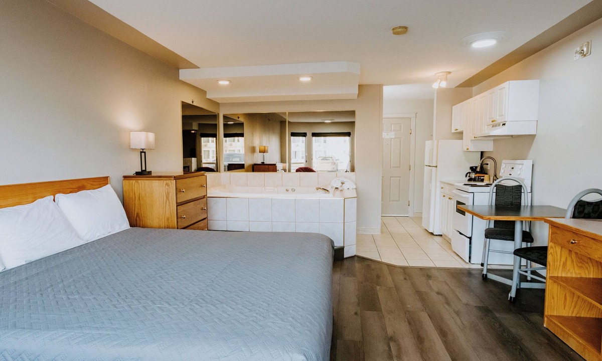 Grande Prairie Hotel | Western Budget Plus Grande Prairie 1