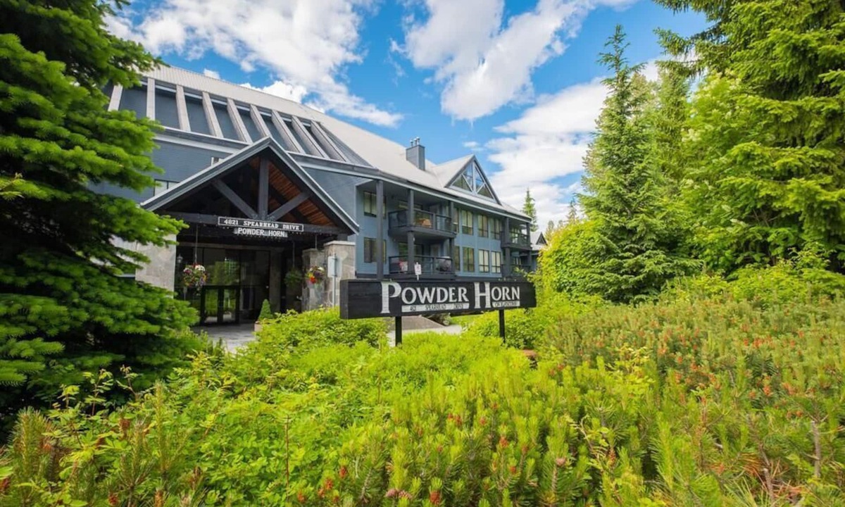 Upper Village Condo | Whistler Blackcomb VR at Powderhorn