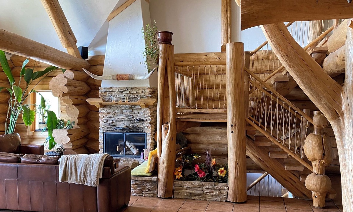 Hudson's Hope Cabin | Williston Lake Resort