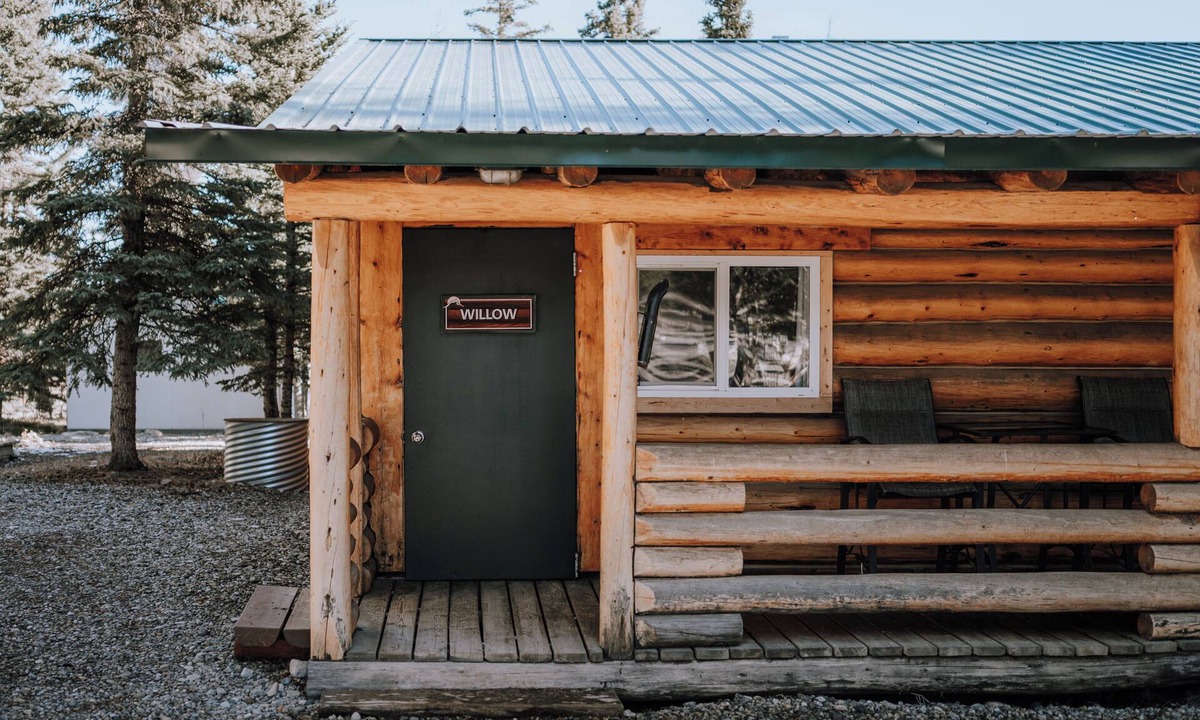 Red Deer River Crossing Cabin | Willow Cabin: Relaxing Mountain Escape | Sleeps 4
