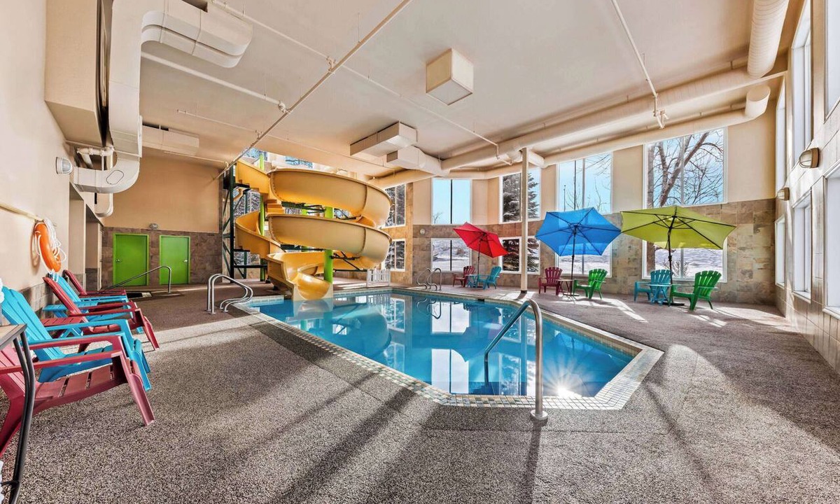 Midnapore Hotel | Wingate by Wyndham Calgary