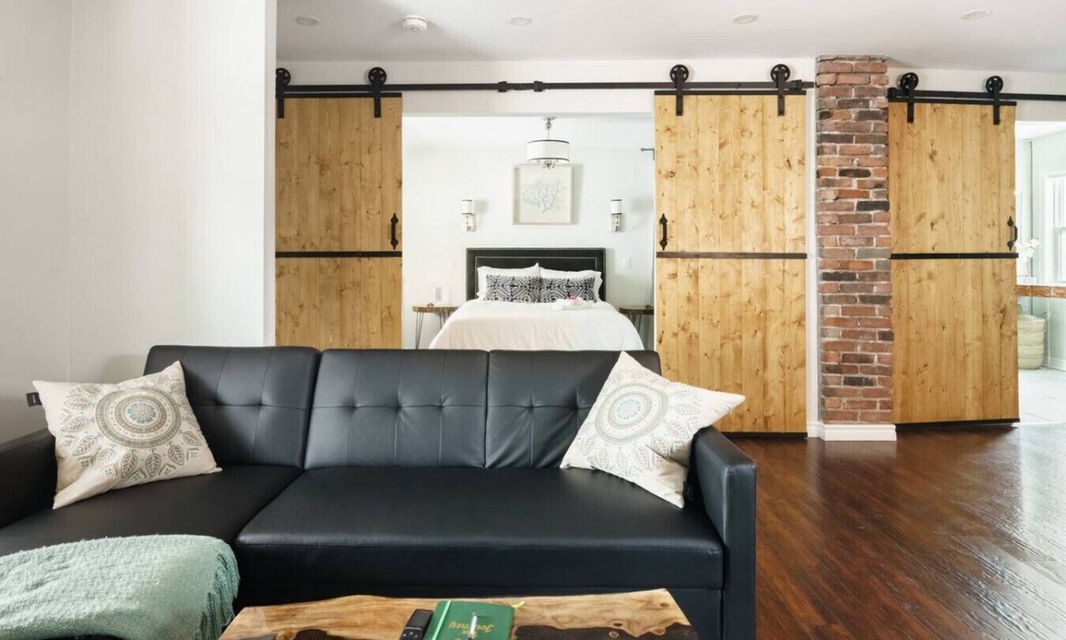 Niagara Falls Apartment | Wood-Rich Niagara Loft close to Queen Street