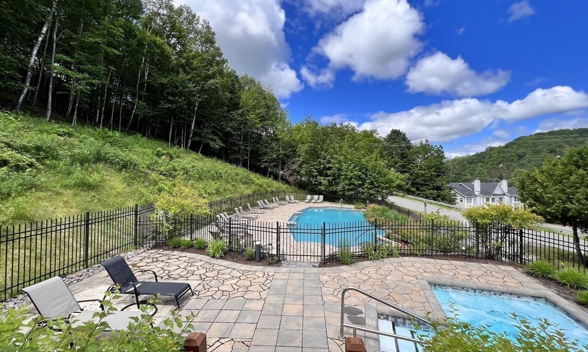 Mont-Tremblant Village Apartment | Woodland Studio 5 minutes from the mountain