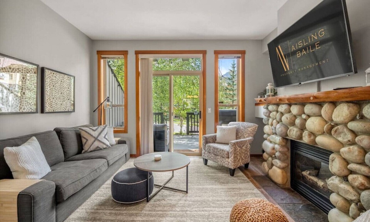 East Kootenay House | Woven Dreams | Hot Tub | Pool | Slope Side