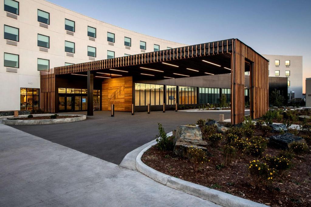 Winnipeg Hotel | Wyndham Garden Winnipeg Airport