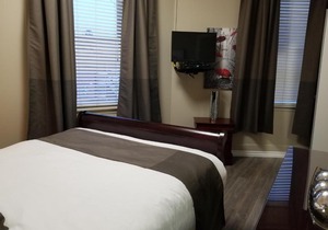 1-Bedroom Cozy Suite #26 by Amazing Property Rentals