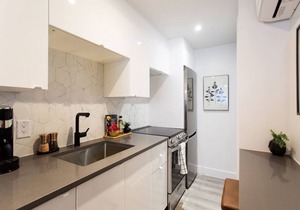 6768 - 104 · Palms Little Italy Studio with full bathroom by Denstays